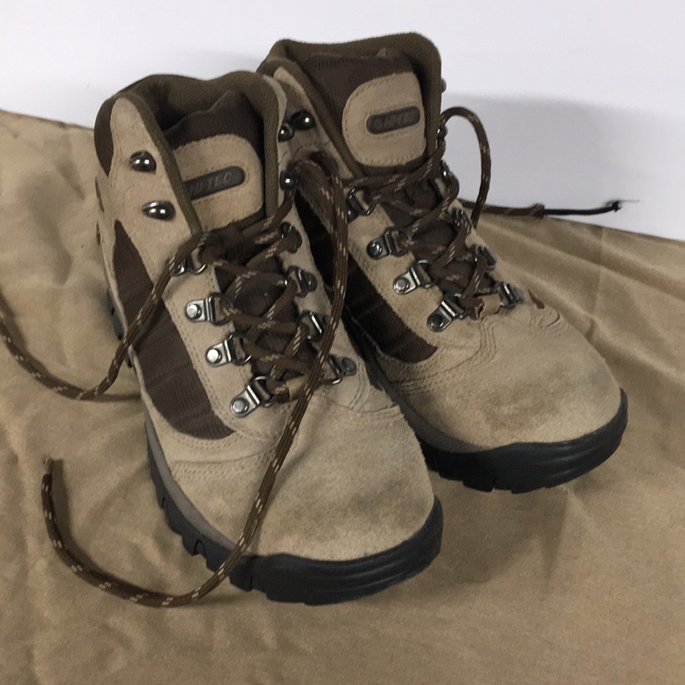 Women’s Tan Suede Hiking Boots - Unbranded